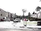 В некоторых населенных пунктах Уэльса посреди августа жители смогли полюбоваться характерными для февраля снежными пейзажами и поиграть в снежки после того, как улицы там оказались покрыты льдом и снегом В некоторых населенных пунктах Уэльса посреди августа жители смогли полюбоваться характерными для февраля снежными пейзажами и поиграть в снежки после того, как улицы там оказались покрыты льдом и снегом