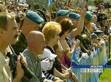 Праздник ВДВ на аэродроме "Тушино" проходит без происшествий Праздник ВДВ на аэродроме "Тушино" проходит без происшествий