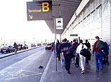 Российские туристы не могут вылететь из Барселоны в Москву из-за поломки лайнера Российские туристы не могут вылететь из Барселоны в Москву из-за поломки лайнера