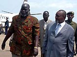 Самолет, по другим данным вертолет, Гаранга разбился в условиях плохой погоды в пограничном с Угандой районе на юге Судана. Полковник Гаранг возвращался в Судан после двухдневных переговоров с президентом Уганды Йовери Мусевени