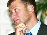 В сделку "Газпрома" и "Сибнефти" вмешался Юрий Лужков. Столичный градоначальник оказался втянутым в конфликт между Абрамовичем и Шалвой Чигиринским вокруг компании "Сибнефть-Югра"