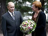 Действующий президент России Владимир Путин заявил, что хотел бы остаться президентом после 2008 года, но Конституция не позволяет Действующий президент России Владимир Путин заявил, что хотел бы остаться президентом после 2008 года, но Конституция не позволяет
