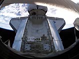 "Вариант оставления экипажа Discovery на станции не рассматривается, так как выяснилось, что нижняя поверхность шаттла в хорошем состоянии, хотя и есть мелкие замечания", - сказал Крикалев "Вариант оставления экипажа Discovery на станции не рассматривается, так как выяснилось, что нижняя поверхность шаттла в хорошем состоянии, хотя и есть мелкие замечания", - сказал Крикалев