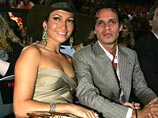 По данным хорошо информированного источника, у знаменитой певицы и актрисы Дженнифер Лопес, которая замужем на певцом Марком Энтони, уже 6 или 7 недель беременности