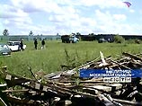 Судебные приставы убедили жителей поселка Пятница самим снести свои дома (ФОТО) Судебные приставы убедили жителей поселка Пятница самим снести свои дома (ФОТО)