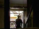 Отравление было вызвано тем, что в помещение магазина просочились выхлопные газы от припаркованного рядом грузового автомобиля "КаМАЗ" Отравление было вызвано тем, что в помещение магазина просочились выхлопные газы от припаркованного рядом грузового автомобиля "КаМАЗ"