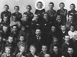 Найден дневник Паулы Гитлер: избиваемый отцом, будущий диктатор вымещал злобу на сестре Найден дневник Паулы Гитлер: избиваемый отцом, будущий диктатор вымещал злобу на сестре