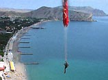 Отдыхающий из Екатеринбурга разбился на дельтаплане в Крыму Отдыхающий из Екатеринбурга разбился на дельтаплане в Крыму