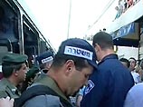 По данным израильского телевидения, открывший стрельбу 19-летний еврейский экстремист Эден Сюбери проживал в еврейском поселении Тапуах на Западном берегу Иордана По данным израильского телевидения, открывший стрельбу 19-летний еврейский экстремист Эден Сюбери проживал в еврейском поселении Тапуах на Западном берегу Иордана