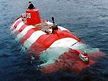 Запасов воздуха у семи подводников, которые находятся в затонувшем подводном аппарате типа "Приз", хватит еще на четверо суток