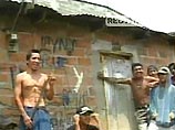 Банда MS-13 известна тем, что жестоко расправляется со своими противниками, отрубая им головы и руки большими ножами-мачете Банда MS-13 известна тем, что жестоко расправляется со своими противниками, отрубая им головы и руки большими ножами-мачете