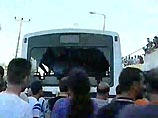 Премьер-министр Израиля Ариэль Шарон отдал распоряжение Институту национального страхования относиться к расстрелу пассажиров автобуса в Шфараме как к террористическому акту Премьер-министр Израиля Ариэль Шарон отдал распоряжение Институту национального страхования относиться к расстрелу пассажиров автобуса в Шфараме как к террористическому акту