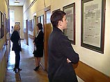 в 1995 году "Независимая газета" закончила существование как первая независимое политическое издание. Около 80% акций газеты перешли под контроль Объединенного банка, то есть в руки Березовского в 1995 году "Независимая газета" закончила существование как первая независимое политическое издание. Около 80% акций газеты перешли под контроль Объединенного банка, то есть в руки Березовского