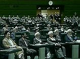 Махмуд Ахмади Нежад приведен сегодня к присяге в качестве шестого по счету президента Исламской Республики Иран. Церемония инаугурации, в ходе которой он прочитал, а затем подписал текст клятвы, состоялась в здании иранского меджлиса (парламента) в Тегера
