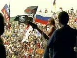 На рок-фестивале "Нашествие" под Тверью присутствуют почти 40 тысяч зрителей На рок-фестивале "Нашествие" под Тверью присутствуют почти 40 тысяч зрителей