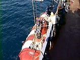 Спасенные моряки пересажены на катер к министру обороны Спасенные моряки пересажены на катер к министру обороны
