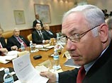 По словам эксперта, Нетаньяху, как главный противник "плана размежевания" с Палестиной в правящей партии "Ликуд" счел невозможным оставаться в правительстве