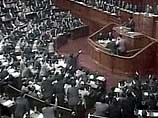 Напомним, в понедельник верхняя палата парламента Японии отклонила серию правительственных законопроектов