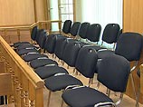 Как передает "Интерфакс", накануне Мосгорсуд объявил перерыв по просьбе коллегии присяжных заседателей в связи с большим объемом опросного листа
