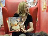 В издательстве "ЭКСМО" вышла последняя в серии детских сказок книга Мадонны "Лотса Тугой Кошель". Одна из самых состоятельных актрис мира написала сказку о том, что счастья не купишь ни за какие деньги