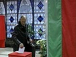 Лукашенко уверен, что в 2006 году белорусы не станут "менять шило на мыло" и изберут его президентом в третий раз