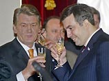 В свою очередь, Ющенко сообщил, что саммит пройдет ориентировочно во второй половине года. "Мы бы хотели видеть лидеров Балтийского, Черноморского и Каспийского регионов, а также соседей из России, Евросоюза и США", - сказал президент Украины В свою очередь, Ющенко сообщил, что саммит пройдет ориентировочно во второй половине года. "Мы бы хотели видеть лидеров Балтийского, Черноморского и Каспийского регионов, а также соседей из России, Евросоюза и США", - сказал президент Украины