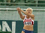 Россиянка Ольга Кузенкова завоевала "золото" чемпионата мира по легкой атлетике в метании молота. В своей последней - шестой - попытке она метнула снаряд на 75,10 метра. Это лучший результат сезона в мире