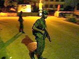 Покушение совершено на фоне обострение конфликта между правительством и сепаратистами из тамильской организации "Тигры освобождения "Тамил Илама", которые неоднократно угрожали возобновить гражданскую войну
