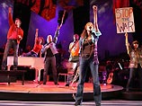 Премьера мюзикла "Леннон" состоялась в воскресенье в бродвейском театре "Бродхерст" в Нью-Йорке