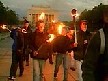 Это означает, что русские националисты перешли от пропаганды своих идей к созданию вооруженных формирований и проведению боевых операций. По мнению правозащитников, на счету этих отрядов уже несколько погромов и терактов Это означает, что русские националисты перешли от пропаганды своих идей к созданию вооруженных формирований и проведению боевых операций. По мнению правозащитников, на счету этих отрядов уже несколько погромов и терактов