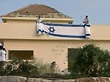 Теперь еврейские поселения в Газе и 4 изолированных поселения на Западном берегу Иордана, в которых проживает еще тысяча человек, по решению Ариэля Шарона  будут демонтированы, причем дома поселенцев будут разрушены, а их обитатели переселены в сам Израил