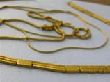 Золотые украшения, возраст которых составляет 4100-4200 лет, были найдены на протяжение года раскопок древней могилы в населенном пунктке Дабене, примерно в 120 км к востоку от Софии