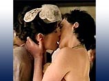  В одной из сцен Маргарет затяжно целуется со своей подругой Шэрмен Дуглас, дочерью американского консула