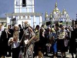 По улицам Киева идет крестный ход против переезда в столицу Украины главы греко-католиков По улицам Киева идет крестный ход против переезда в столицу Украины главы греко-католиков
