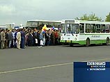 Хорошая погода и интересная программа на МАКС-2005 вызвали сегодня огромные очереди среди желающих посетить авиа-космический салон Хорошая погода и интересная программа на МАКС-2005 вызвали сегодня огромные очереди среди желающих посетить авиа-космический салон