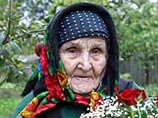 Белорусские врачи вернули зрение старейшей жительнице страны
