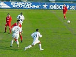 Игроки киевского "Динамо" подрались на поле, не поделив мяч Игроки киевского "Динамо" подрались на поле, не поделив мяч
