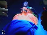 Как установило расследование, незаконной трансплантацией занимались врачи одной из частных клиник Мариуполя, сообщает ИТАР-ТАСС. В замороженном виде туда из других городов Украины доставлялись трансплантаты, взятые из печени и головного мозга эмбрионов