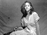 Возмущение певицы вызвала коллекция нижнего белья под экстравагантным названием Madonna Nude 1979, которую планируют продавать в Великобритании уже с ноября в интернет-магазине Figleaves.com