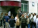 Около 15 представительниц комитета "Матери Беслана" находятся в здании Верховного суда Северной Осетии, продолжая акцию протеста Около 15 представительниц комитета "Матери Беслана" находятся в здании Верховного суда Северной Осетии, продолжая акцию протеста