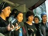"В 12:00 в среду мы должны встретиться с заместителем генерального прокурора РФ Николаем Шепелем для того, чтобы обсудить заявление, составленное накануне", - сказала одна из участниц акции "В 12:00 в среду мы должны встретиться с заместителем генерального прокурора РФ Николаем Шепелем для того, чтобы обсудить заявление, составленное накануне", - сказала одна из участниц акции