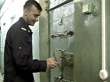 Представитель ФСИН сказал, что максимальный срок, на который могут поместить в карцер из камеры СИЗО - 10 суток, однако Лебедев проведет в нем семь суток