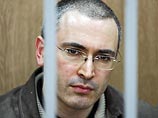 Раньше Кремль, вероятно, надеялся, что заточение нефтяного магната Михаила Ходорковского за решетку сроком на 9 лет заставит замолчать и усмирит этого потенциально опасного политического соперника Раньше Кремль, вероятно, надеялся, что заточение нефтяного магната Михаила Ходорковского за решетку сроком на 9 лет заставит замолчать и усмирит этого потенциально опасного политического соперника