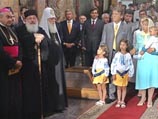 По мнению Кураева, для православных было странно наблюдать молебен в Софийском соборе, на котором президент Виктор Ющенко стоял на месте Патриарха