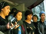 Матери погибших в Беслане детей все же решили принять приглашение президента России Владимира Путина и лететь 2 сентября в Москву Матери погибших в Беслане детей все же решили принять приглашение президента России Владимира Путина и лететь 2 сентября в Москву