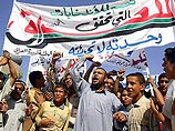 Однако, по имеющейся информации, сунниты продолжают выступать против предлагаемого в конституции запрета партии Баас, правившей при Саддаме Хусейне