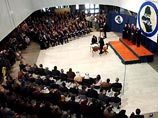 Члены конституционного комитета Ирака подписали сегодня с некоторыми поправками проект конституции страны Члены конституционного комитета Ирака подписали сегодня с некоторыми поправками проект конституции страны
