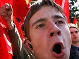 Впервые за последние годы в столице удалось собрать на общую акцию представителей и левых, и правых партий, а также ряда молодежных организаций, пишет "Коммерсант" Впервые за последние годы в столице удалось собрать на общую акцию представителей и левых, и правых партий, а также ряда молодежных организаций, пишет "Коммерсант"