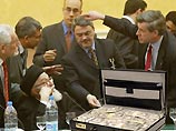 США предлагали по 5 млн долларов каждому депутату-сунниту за подпись под проектом конституции Ирака