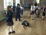 Официально обязательное образование в России все еще бесплатно. Однако на деле родители стонут от огромных финансовых затрат, которые начинаются уже с детского сада, пишет швейцарская газета Tages Anzeiger Официально обязательное образование в России все еще бесплатно. Однако на деле родители стонут от огромных финансовых затрат, которые начинаются уже с детского сада, пишет швейцарская газета Tages Anzeiger